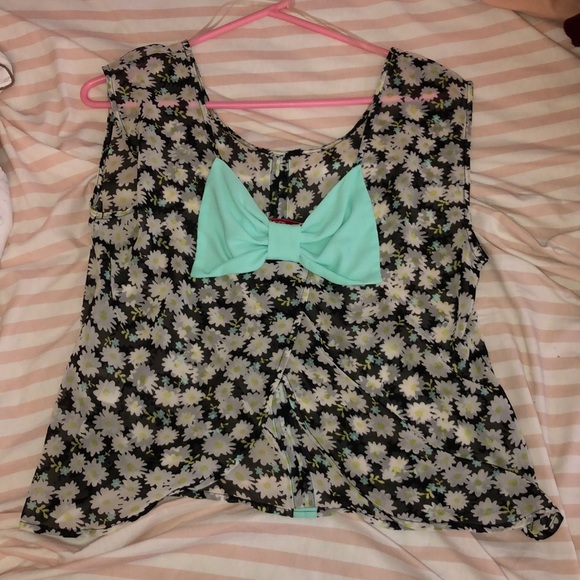 Blouse Floral Top - Picture 2 of 2